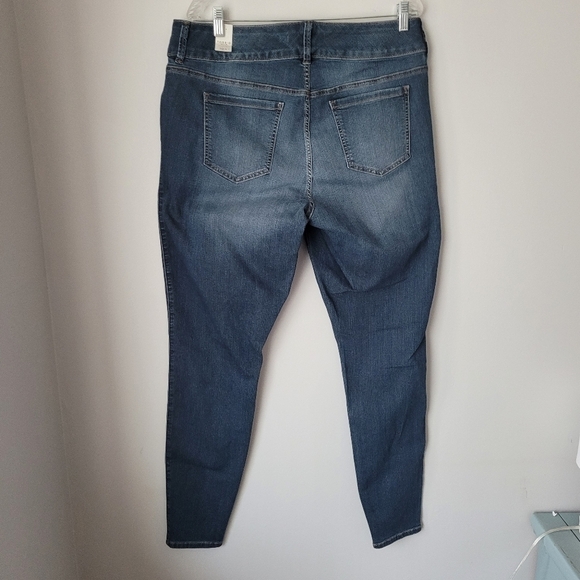 Torrid Jegging Super Stretch Medium Wash - Picture 5 of 8